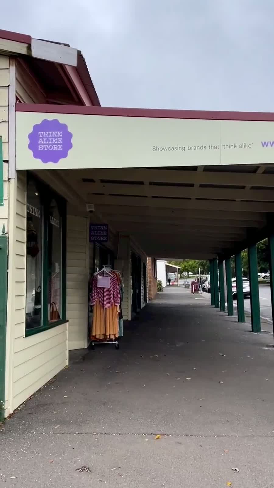 Retail UGC-style video thumbnail